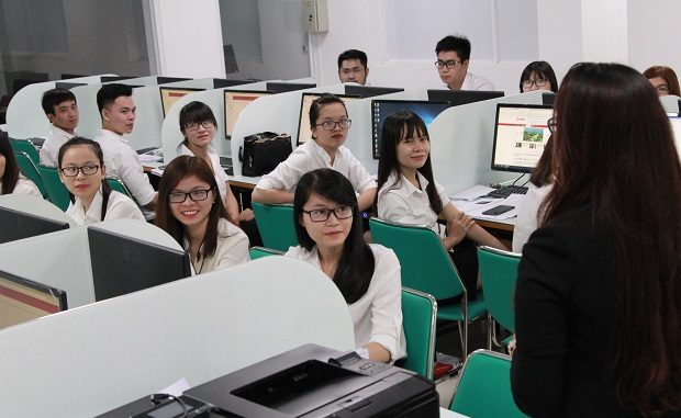 hoc-tai-chinh-ngan-hang-co-de-xin-viec (3) Học tài chính Ngân hàng có dễ xin việc?