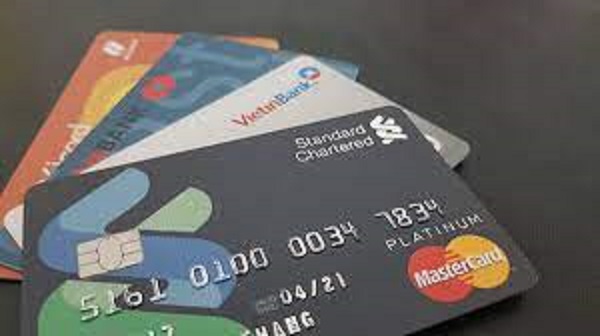 Tiến hành làm thẻ ngân hàng cho học sinh được không?